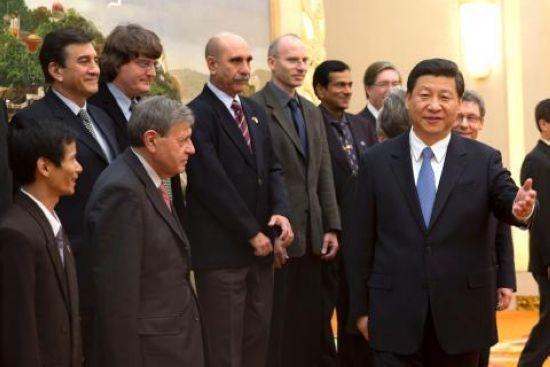 Jinping, general secretary of the Communist Party of China (CPC) Central Committee, discussed with foreign experts on an extensive range of issues Wednesday in Beijing. (Photo/Chinanews) Jinping, general secretary of the Communist Party of China (CPC) Central Committee, discussed with foreign experts on an extensive range of issues Wednesday in Beijing. (Photo/Chinanews)