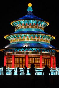 Light display dazzles for Festival