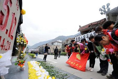 Beichuan quake victims mourned during Qingming Festival