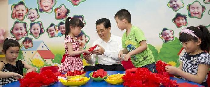 Chinese president extends greetings to children