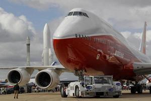 Elongated Boeing 747 lands at Paris Air Show