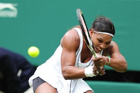 Serena Williams battles through first round at Wimbledon