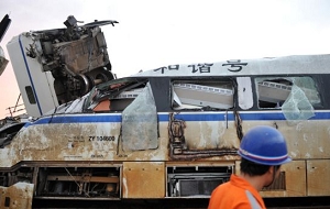 In pictures: E China train crash