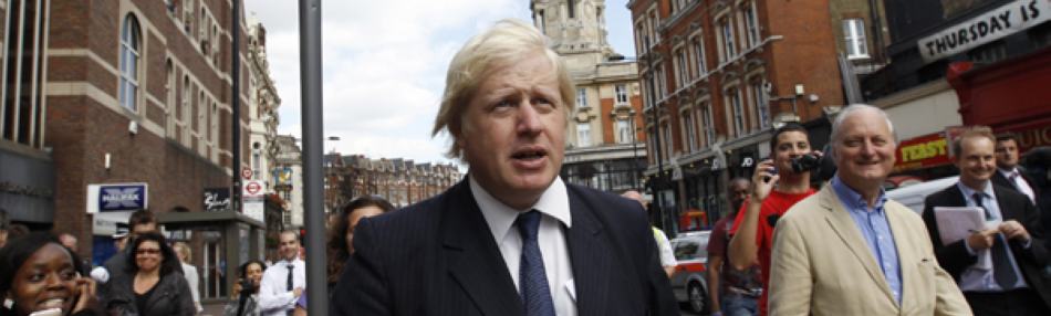 London mayor visits Clapham Junction after riots