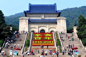 President Hu speaks highly of 1911 Revolution