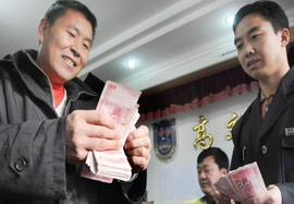 Migrant workers' wages up 21% last year