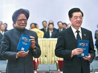 At summit end, Hu, Singh talk