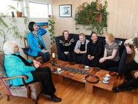 Premier Wen visitsfarm in Iceland