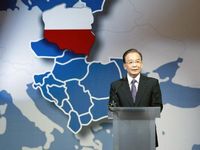 Wen addresses China-Central andEastern Europe Business Forum