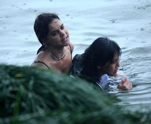 American woman saves a drowning Chinese woman in West Lake