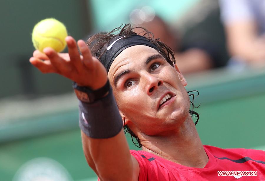 Nadal beats Istomin 3-0 at French Open