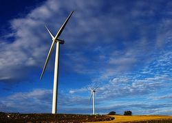 China leads in clean energy technology manufacturing