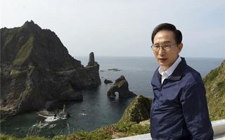 S.Korea president lands on Dokdo