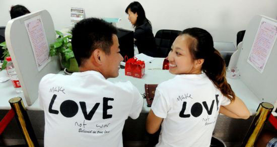 Chinese celebrate Qixi Festival in various ways